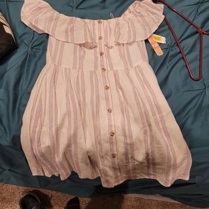 GB white, with red and blue stripes